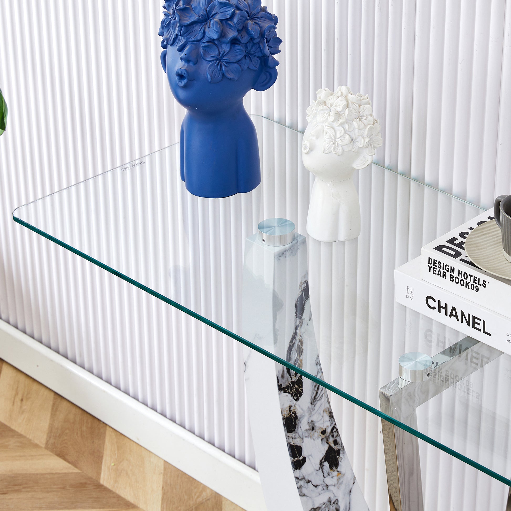 Modern Minimalist Rectangular Glass Table With 0.39 "Tempered Glass Top And Mdf White Patterned Sticker Legs For Entrance And Living Room. Transparent Glass