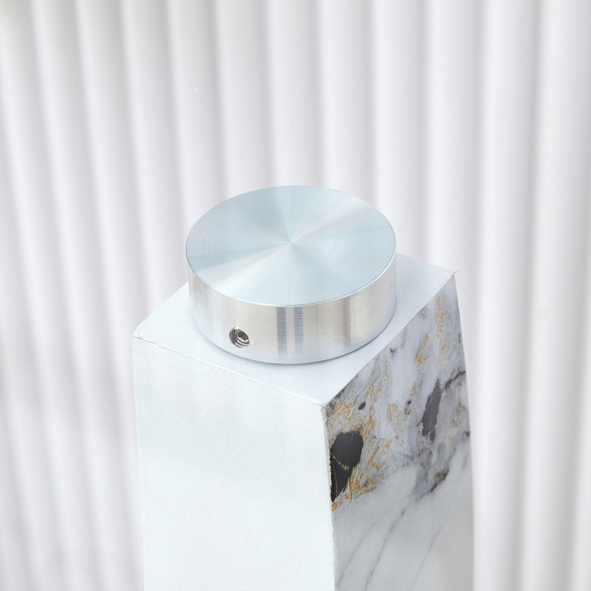 Modern Minimalist Rectangular Glass Table With 0.39 "Tempered Glass Top And Mdf White Patterned Sticker Legs For Entrance And Living Room. Transparent Glass