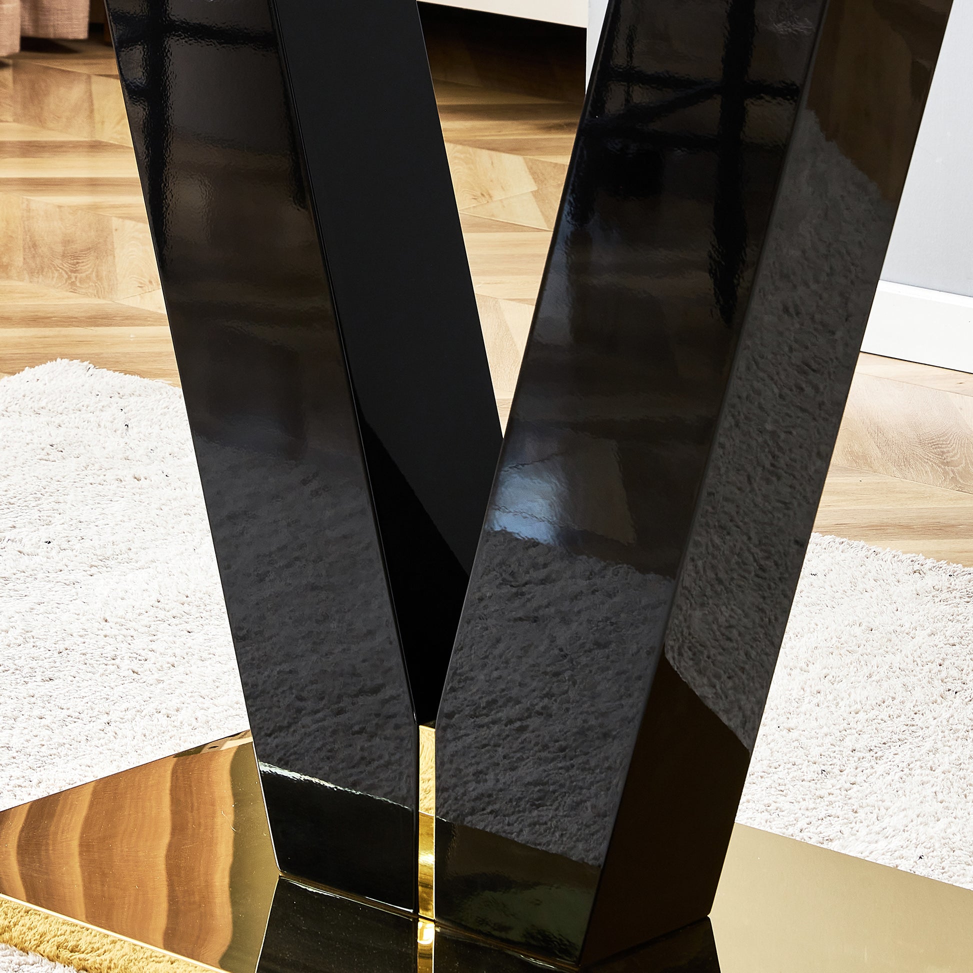 Table And Chair Set. A Rectangular Glass Dining Table With A 0.4 Inch Tempered Glass Tabletop And Mdf Board V Shaped Bracket, Paired With Chairs Consisting Of Pu Seat Cushions And Silver Metal Legs. Black Gray Seats 4 Tempered Glass