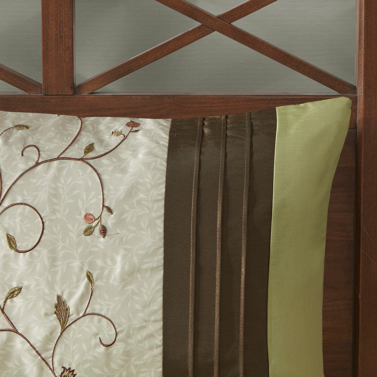 Embroidered 7 Piece Comforter Set Green Queen Queen Green Polyester
