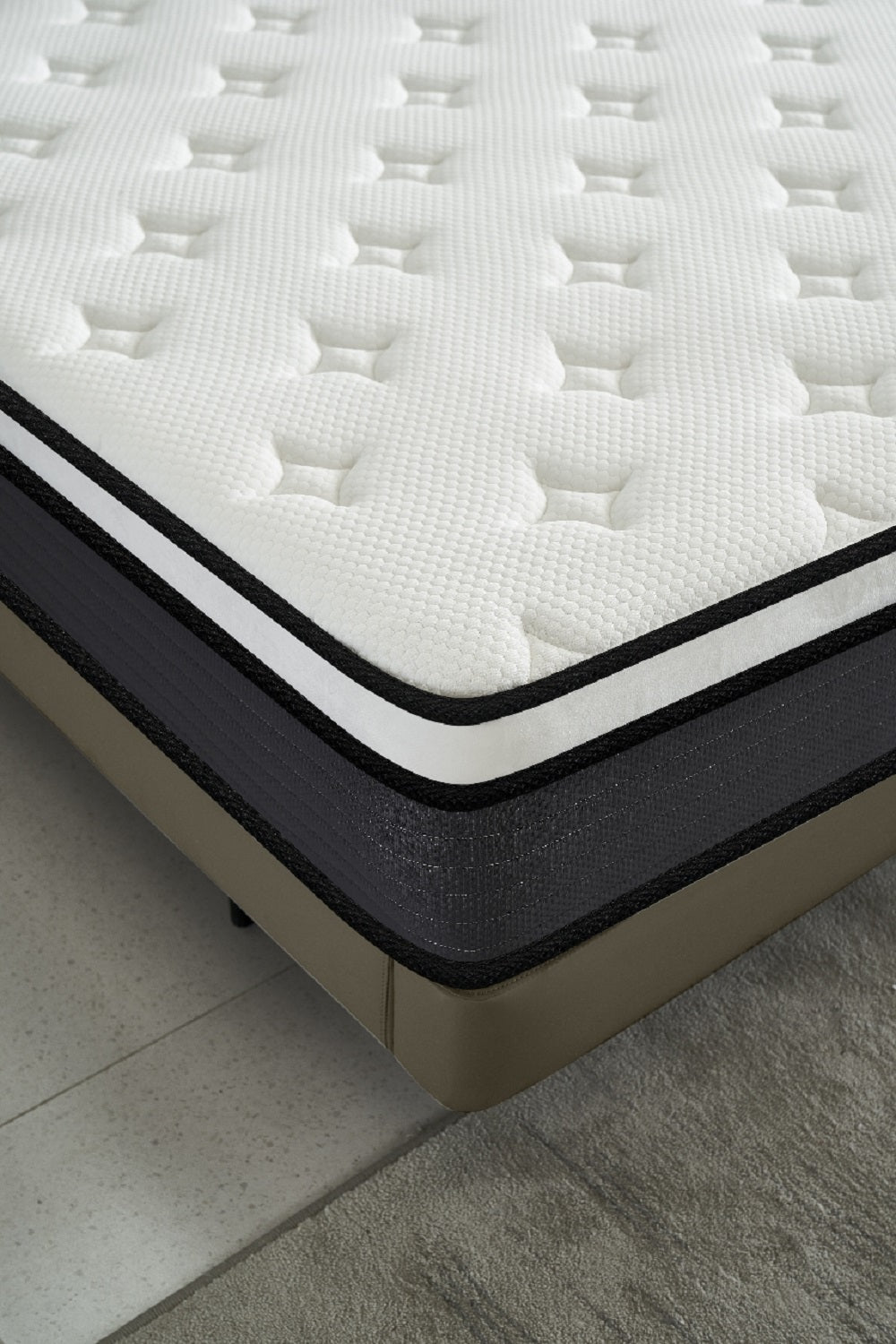 Hybrid 10 Inch Queen Mattress In A Box, Pillow Top Bed Cushion Withand Hypoallergenic Design, Medium Firm For Lumbar Support White Gray Foam Spring Queen