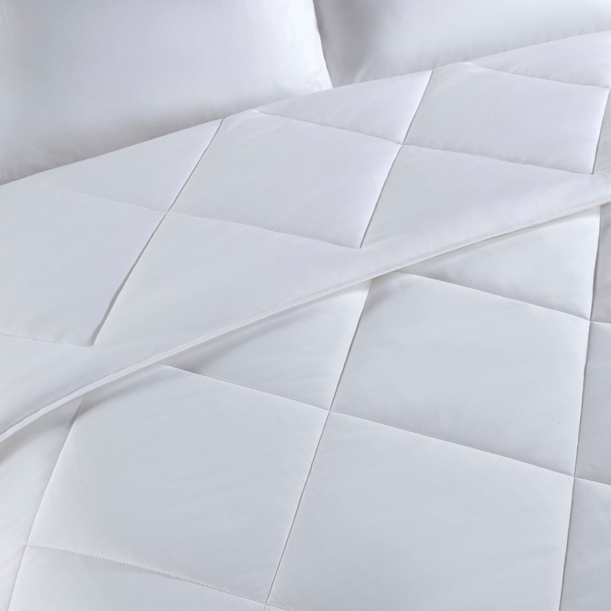 Oversized Down Alternative Comforter White Full Queen White Nylon