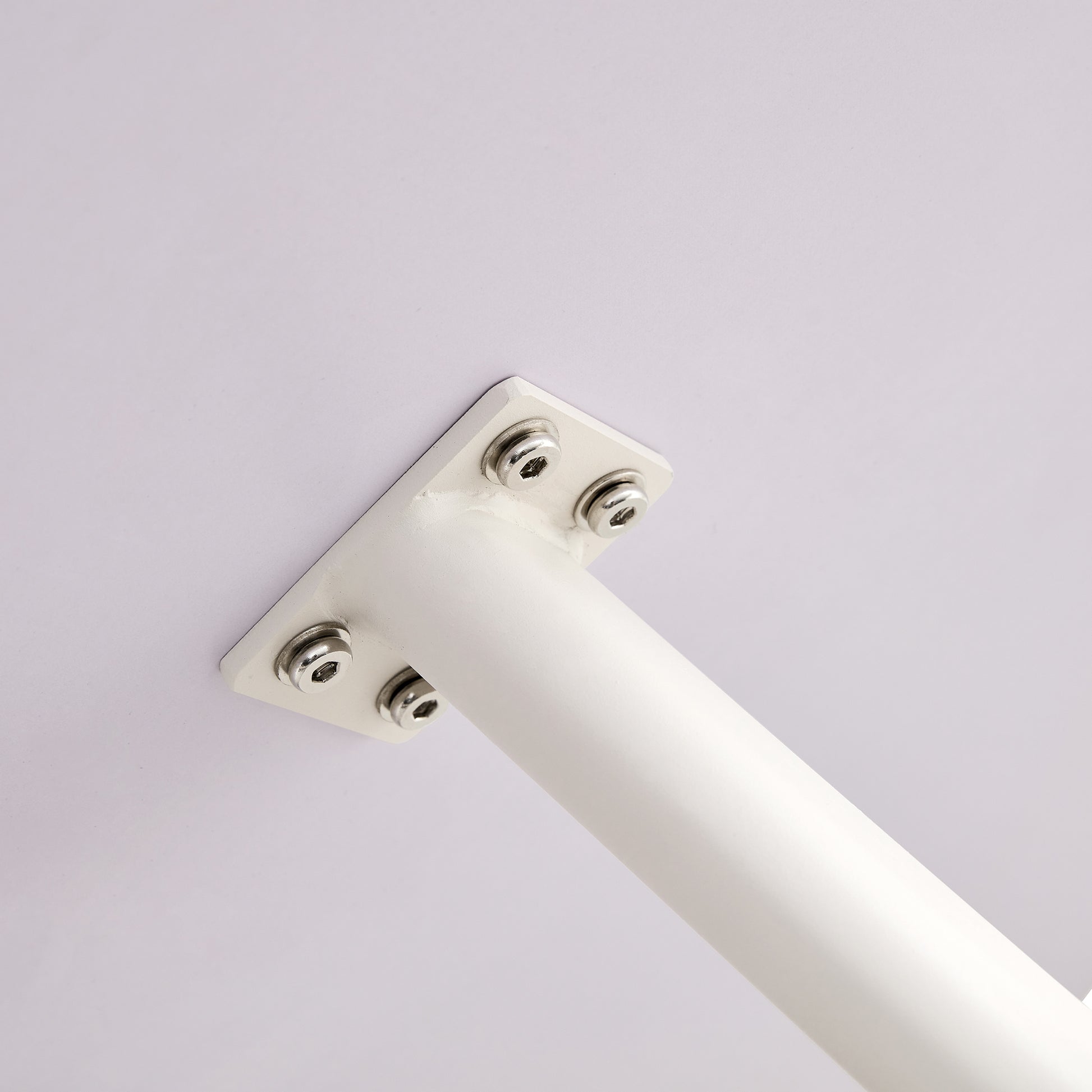 A Modern Minimalist Circular Dining Table With A 42 Inch Diameter White Patterned Tabletop And White Metal Legs. Suitable For Restaurants, Living Rooms, And Conference Rooms. White Mdf Metal