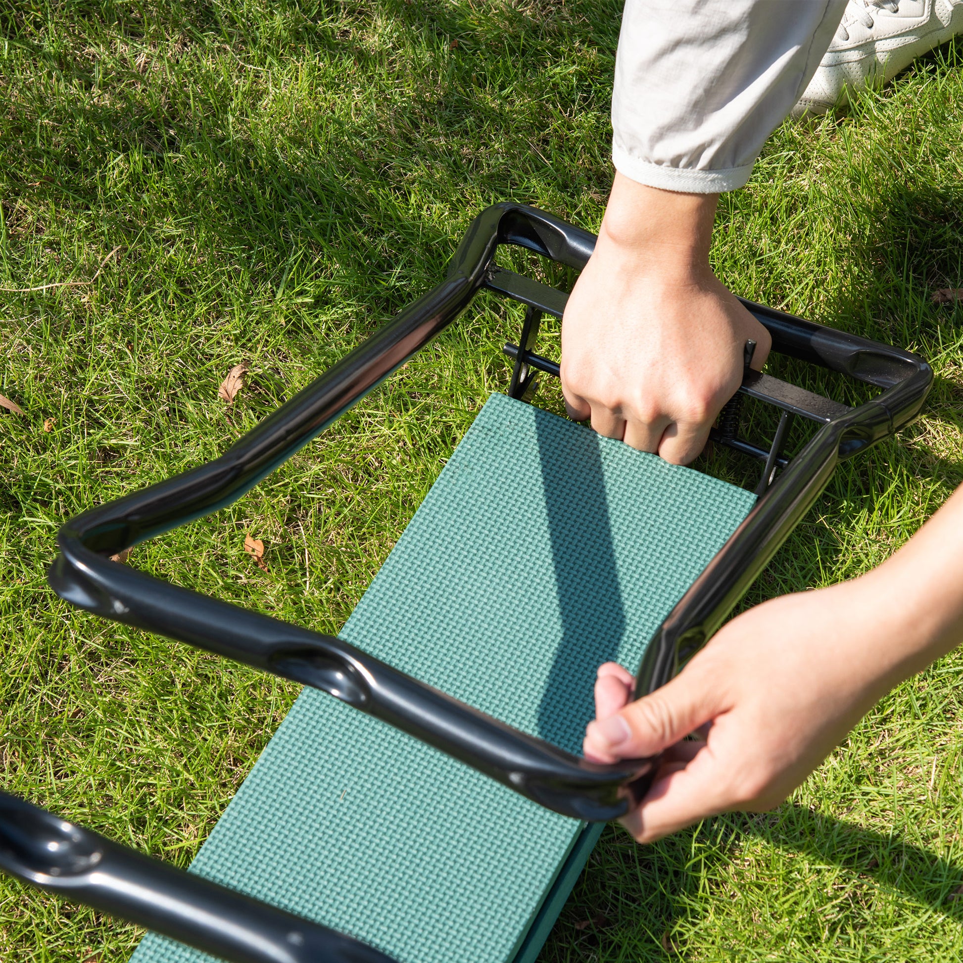 Outsunny Padded Garden Kneeler And Seat Bench, Padded Foldable Garden Stool, Green Green Steel