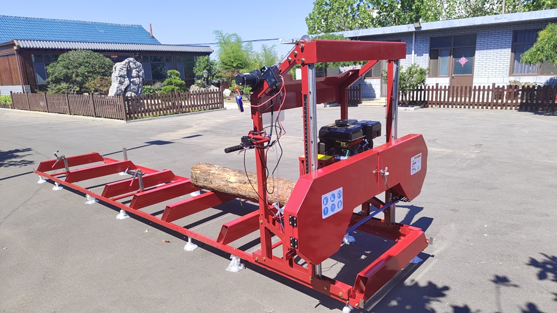 32" Portable Sawmill 15Hp 420Cc Rato Gas Engines With E Start Band Saw Red Iron