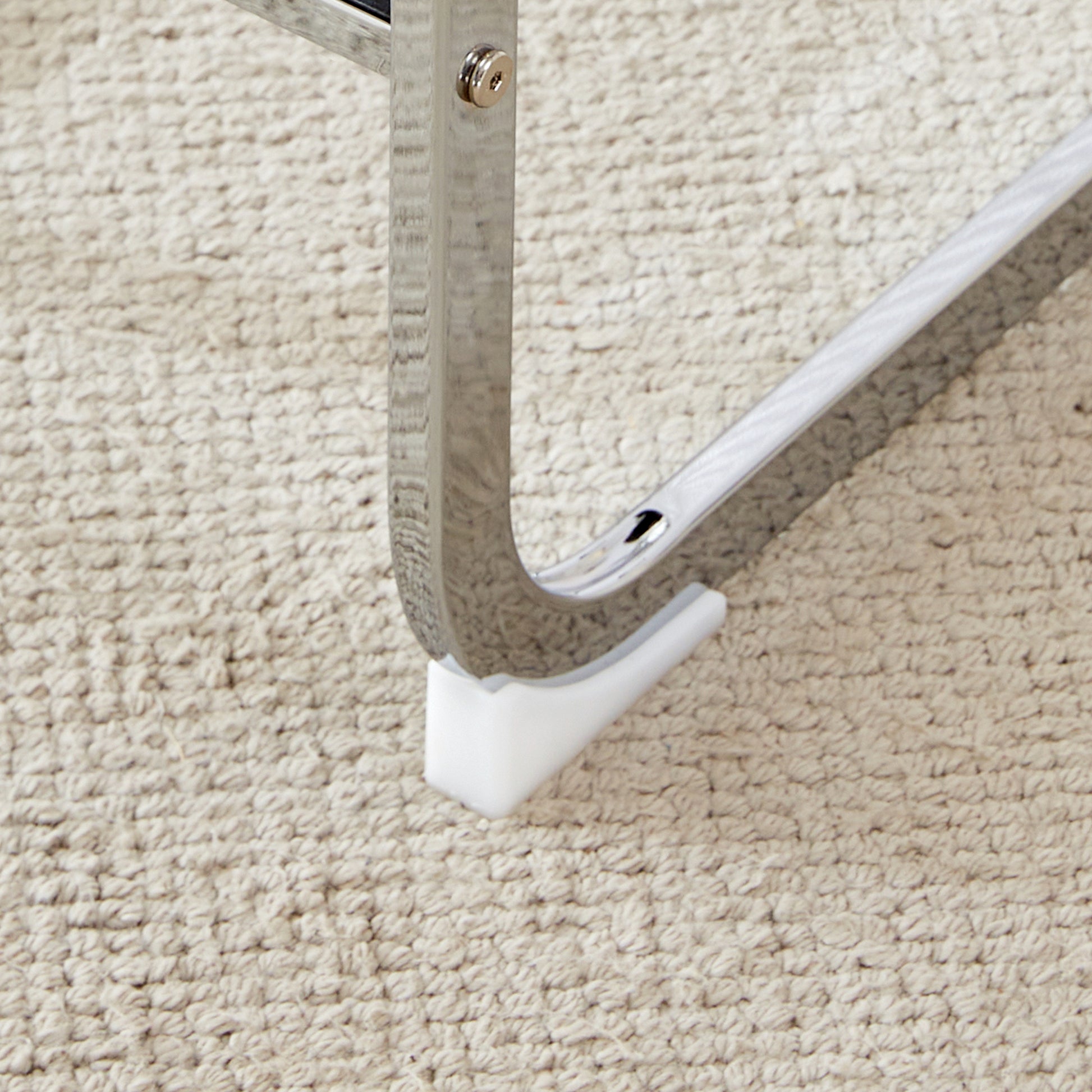 Table And Chair Set. A Rectangular Glass Dining Table With A 0.4 Inch Tempered Glass Tabletop And Mdf Board V Shaped Bracket, Paired With Chairs Consisting Of Pu Seat Cushions And Silver Metal Legs. Black Gray Seats 4 Tempered Glass