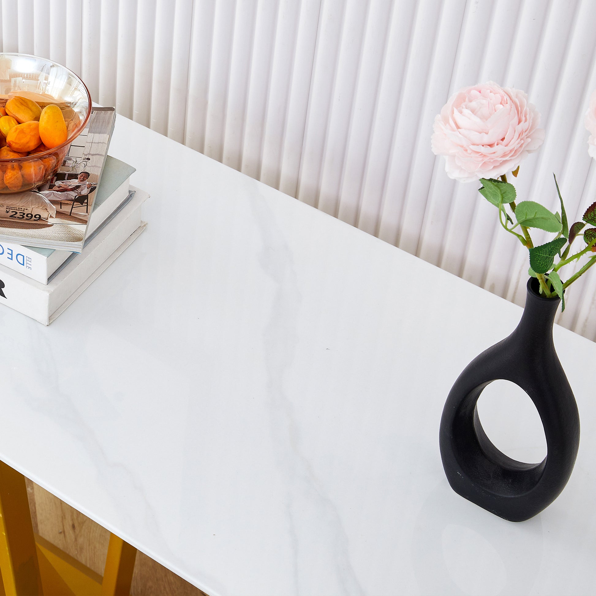 Modern And Simple Rectangular Glass Dining Table In White With A Pattern, 0.39 "White Top And Gold Legs, Suitable For Entrance And Living Room. White Glass