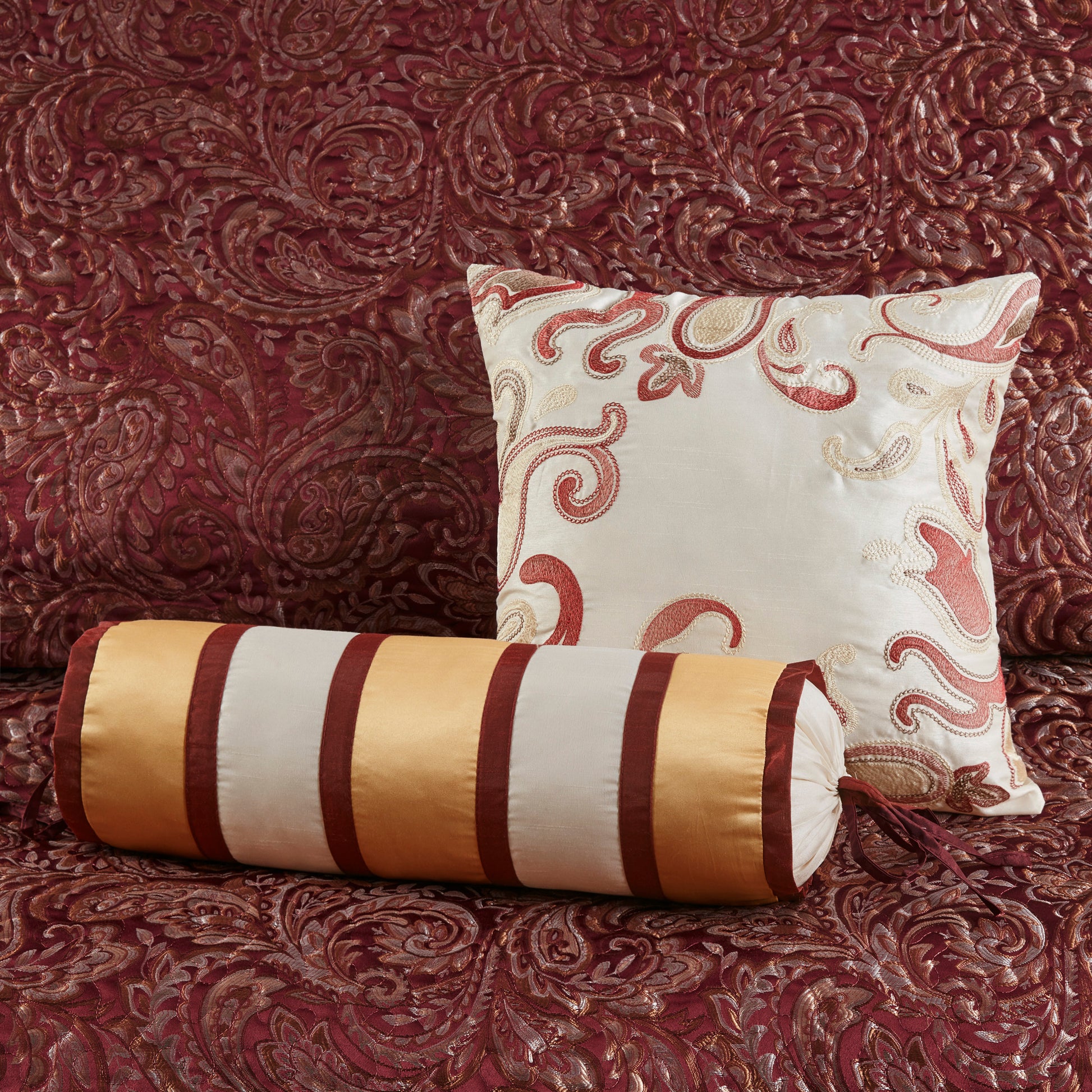 5 Piece Jacquard Bedspread Set With Throw Pillows Burdy Queen Queen Burgundy Cotton
